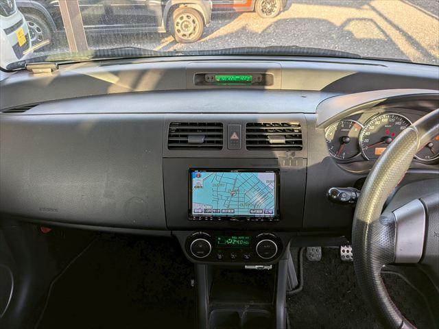 スイフト スポーツ 5MT レカロシート ETC ドラレコ LEDライト フォグ アルミホイール スマートキー 盗難防止システム 衝突安全ボディ ABS ESC エアコン(19枚目)