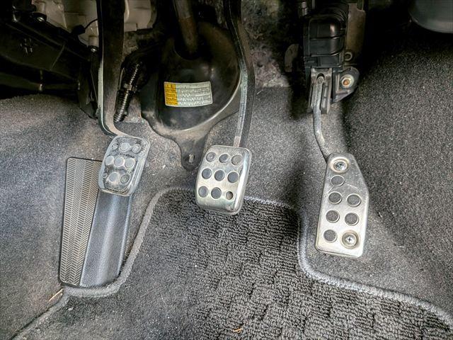 スイフト スポーツ 5MT レカロシート ETC ドラレコ LEDライト フォグ アルミホイール スマートキー 盗難防止システム 衝突安全ボディ ABS ESC エアコン(36枚目)