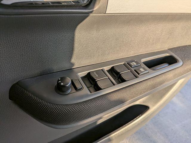 スイフト スポーツ 5MT レカロシート ETC ドラレコ LEDライト フォグ アルミホイール スマートキー 盗難防止システム 衝突安全ボディ ABS ESC エアコン(37枚目)