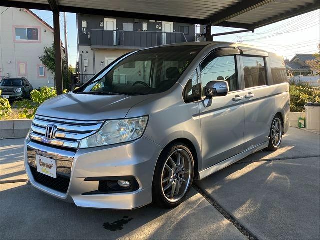 ステップワゴンスパーダ Ｚ　両側電動スライドドア　Ｂｌｕｅｔｏｏｔｈ　ドライブレコーダー　ＥＴＣ　ＨＩＤオートライト　フォグ　スマートキー　電動格納ミラー　３列シート　ＣＶＴ　社外アルミホイール　社外マフラー　ローダウン（5枚目）