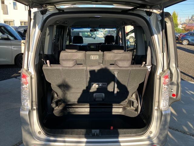 ステップワゴンスパーダ Ｚ　両側電動スライドドア　Ｂｌｕｅｔｏｏｔｈ　ドライブレコーダー　ＥＴＣ　ＨＩＤオートライト　フォグ　スマートキー　電動格納ミラー　３列シート　ＣＶＴ　社外アルミホイール　社外マフラー　ローダウン（10枚目）