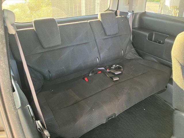 ステップワゴンスパーダ Ｚ　両側電動スライドドア　Ｂｌｕｅｔｏｏｔｈ　ドライブレコーダー　ＥＴＣ　ＨＩＤオートライト　フォグ　スマートキー　電動格納ミラー　３列シート　ＣＶＴ　社外アルミホイール　社外マフラー　ローダウン（11枚目）