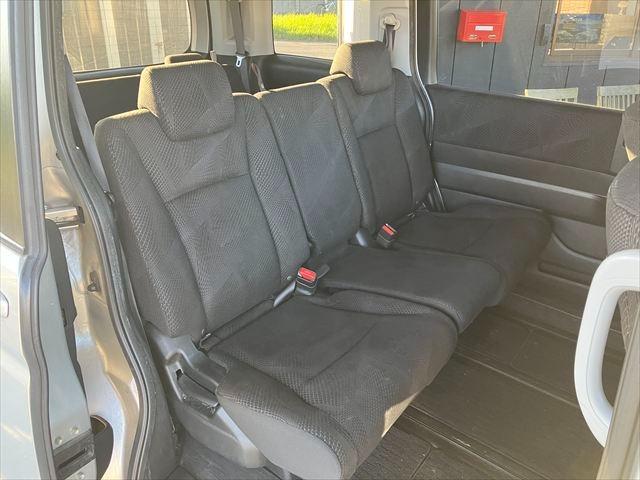 ステップワゴンスパーダ Ｚ　両側電動スライドドア　Ｂｌｕｅｔｏｏｔｈ　ドライブレコーダー　ＥＴＣ　ＨＩＤオートライト　フォグ　スマートキー　電動格納ミラー　３列シート　ＣＶＴ　社外アルミホイール　社外マフラー　ローダウン（12枚目）