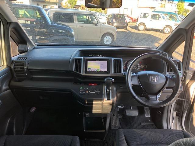 ステップワゴンスパーダ Ｚ　両側電動スライドドア　Ｂｌｕｅｔｏｏｔｈ　ドライブレコーダー　ＥＴＣ　ＨＩＤオートライト　フォグ　スマートキー　電動格納ミラー　３列シート　ＣＶＴ　社外アルミホイール　社外マフラー　ローダウン（15枚目）