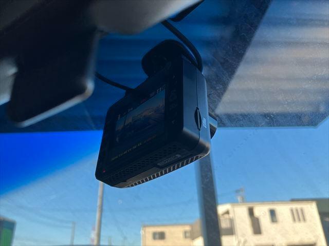 ステップワゴンスパーダ Ｚ　両側電動スライドドア　Ｂｌｕｅｔｏｏｔｈ　ドライブレコーダー　ＥＴＣ　ＨＩＤオートライト　フォグ　スマートキー　電動格納ミラー　３列シート　ＣＶＴ　社外アルミホイール　社外マフラー　ローダウン（28枚目）