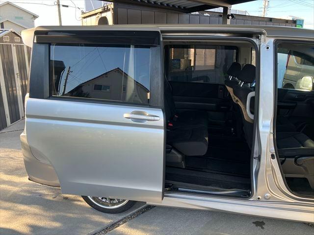 ステップワゴンスパーダ Ｚ　両側電動スライドドア　Ｂｌｕｅｔｏｏｔｈ　ドライブレコーダー　ＥＴＣ　ＨＩＤオートライト　フォグ　スマートキー　電動格納ミラー　３列シート　ＣＶＴ　社外アルミホイール　社外マフラー　ローダウン（35枚目）