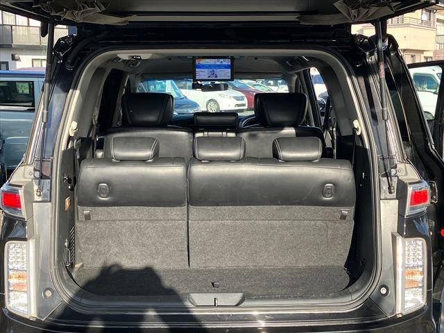 エルグランド ライダー　黒クロスシート　マニュアルシート　全周囲カメラ　ドライブレコーダー　ナビ　ＴＶ　後席モニター　ＥＴＣ　クリアランスソナー　両側スライド・片側電動　ＨＩＤオートライト　スマートキー　ミュージックプレイヤー接続可　アルミホイール（10枚目）