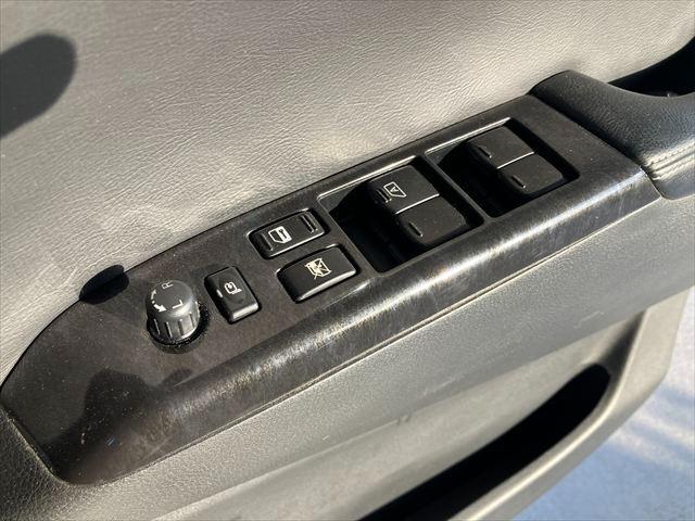 エルグランド ライダー　黒クロスシート　マニュアルシート　全周囲カメラ　ドライブレコーダー　ナビ　ＴＶ　後席モニター　ＥＴＣ　クリアランスソナー　両側スライド・片側電動　ＨＩＤオートライト　スマートキー　ミュージックプレイヤー接続可　アルミホイール（44枚目）