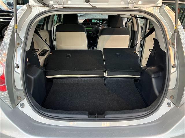 アクア Ｓ　ハイブリッド　ＡＵＸ　スマートキー　プッシュスタート　オートエアコン　レザーステアリング　ステアリングスイッチ　電格ミラー　横滑り防止装置　取扱説明書（10枚目）