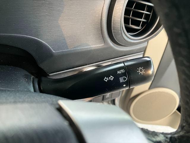 アクア Ｓ　ハイブリッド　ＡＵＸ　スマートキー　プッシュスタート　オートエアコン　レザーステアリング　ステアリングスイッチ　電格ミラー　横滑り防止装置　取扱説明書（18枚目）