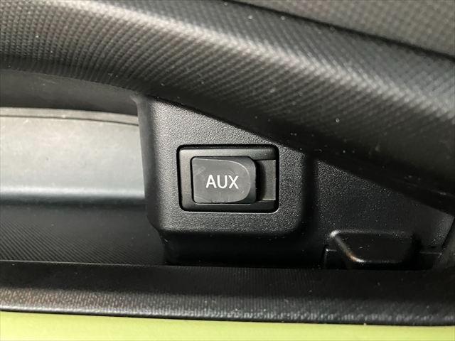 アクア Ｓ　ハイブリッド　ＡＵＸ　スマートキー　プッシュスタート　オートエアコン　レザーステアリング　ステアリングスイッチ　電格ミラー　横滑り防止装置　取扱説明書（28枚目）