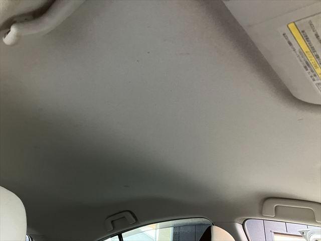 アクア Ｓ　ハイブリッド　ＡＵＸ　スマートキー　プッシュスタート　オートエアコン　レザーステアリング　ステアリングスイッチ　電格ミラー　横滑り防止装置　取扱説明書（31枚目）