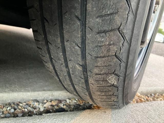 アクア Ｓ　ハイブリッド　ＡＵＸ　スマートキー　プッシュスタート　オートエアコン　レザーステアリング　ステアリングスイッチ　電格ミラー　横滑り防止装置　取扱説明書（50枚目）