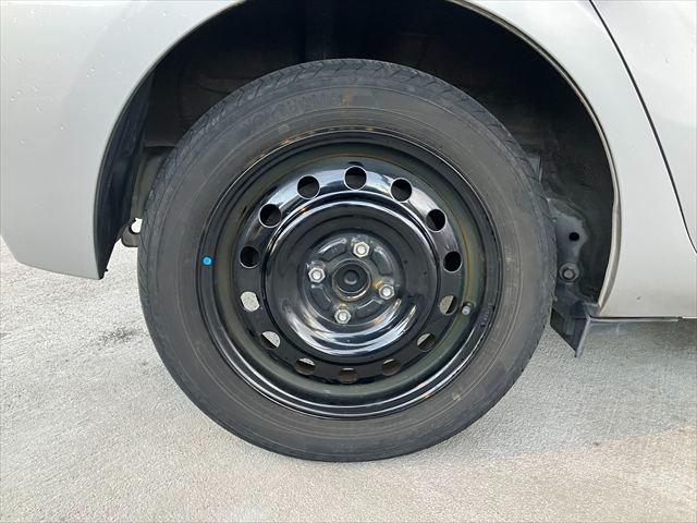 アクア Ｓ　ハイブリッド　ＡＵＸ　スマートキー　プッシュスタート　オートエアコン　レザーステアリング　ステアリングスイッチ　電格ミラー　横滑り防止装置　取扱説明書（52枚目）