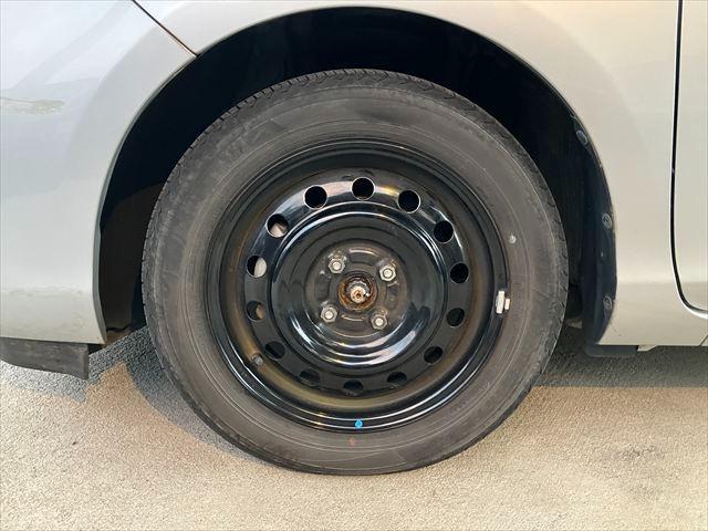 アクア Ｓ　ハイブリッド　ＡＵＸ　スマートキー　プッシュスタート　オートエアコン　レザーステアリング　ステアリングスイッチ　電格ミラー　横滑り防止装置　取扱説明書（56枚目）