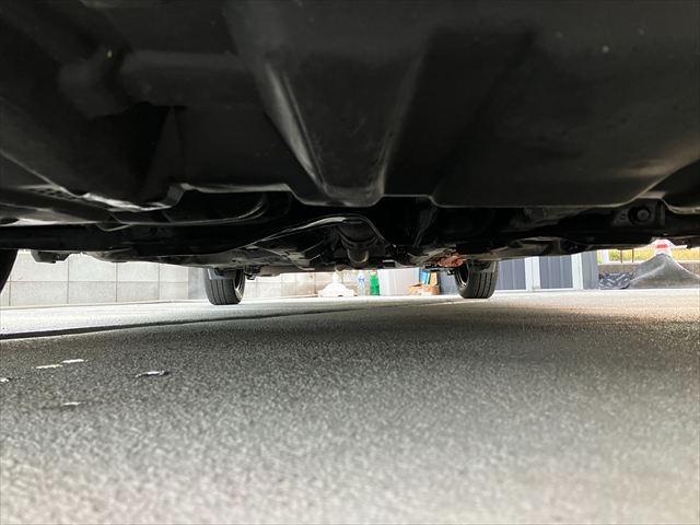 アクア Ｓ　ハイブリッド　ＡＵＸ　スマートキー　プッシュスタート　オートエアコン　レザーステアリング　ステアリングスイッチ　電格ミラー　横滑り防止装置　取扱説明書（58枚目）