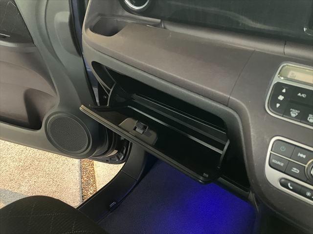 Ｎ－ＯＮＥ プレミアム　２トーンカラー　バックカメラ　ＩＳＯＦＩＸ　チップアップシート　ＨＤＭＩ（高精細度マルチメディアインターフェース）　スマートキー　純正１４ＡＷ（31枚目）