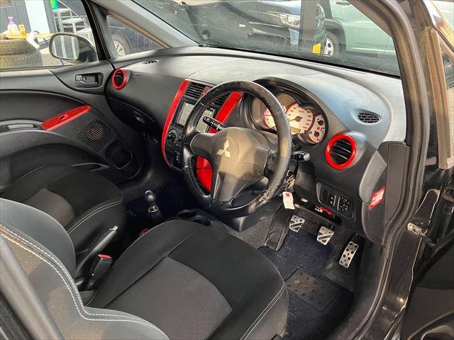 コルト ラリーアート バージョンR 5MT ターボ Bluetooth ETC アルミホイール HIDオートライト フォグ 盗難防止システム 衝突安全ボディ ABS ESC CD USB ミュージックプレイヤー接続可(14枚目)