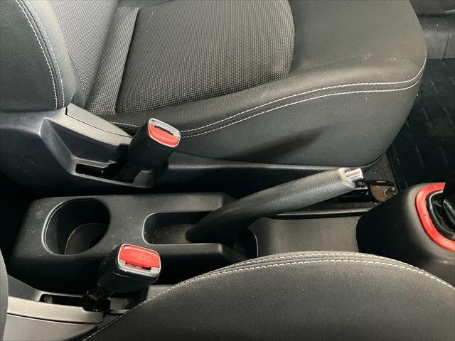 コルト ラリーアート バージョンR 5MT ターボ Bluetooth ETC アルミホイール HIDオートライト フォグ 盗難防止システム 衝突安全ボディ ABS ESC CD USB ミュージックプレイヤー接続可(25枚目)