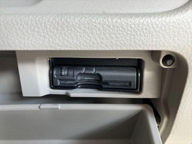 セレナ 20G S-ハイブリッド 両側電動スライドドア ETC オートクルーズコントロール レーンアシスト オートライト スマートキー 電動格納ミラー 3列シート CVT アルミホイール 盗難防止システム 衝突安全ボディ(36枚目)