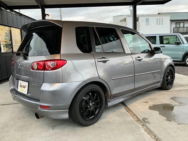 デミオ スポルトS 5MT ドライブレコーダー ETC ナビ TV 社外16インチ黒AW 社外シフトノブ 社外マフラー HIDライト イエローフォグ キーレス(9枚目)