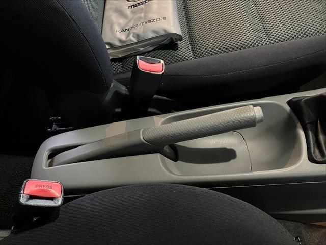 デミオ スポルトS 5MT ドライブレコーダー ETC ナビ TV 社外16インチ黒AW 社外シフトノブ 社外マフラー HIDライト イエローフォグ キーレス(26枚目)