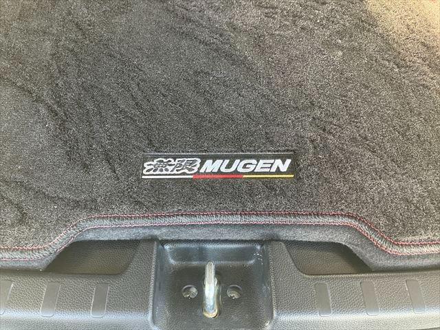 Ｎ－ＯＮＥ モデューロＸ　ターボ　バックカメラ　Ｂｌｕｅｔｏｏｔｈ　フルセグナビ　オートクルーズコントロール　ＨＩＤオートライト　スマートキー　チップアップシート　パドルシフト　１５ＡＷ　ＤＶＤ再生　ＵＳＢ　無限フロアマット（12枚目）