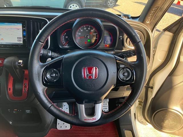 Ｎ－ＯＮＥ モデューロＸ　ターボ　バックカメラ　Ｂｌｕｅｔｏｏｔｈ　フルセグナビ　オートクルーズコントロール　ＨＩＤオートライト　スマートキー　チップアップシート　パドルシフト　１５ＡＷ　ＤＶＤ再生　ＵＳＢ　無限フロアマット（19枚目）