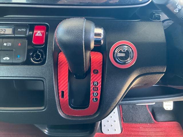 Ｎ－ＯＮＥ モデューロＸ　ターボ　バックカメラ　Ｂｌｕｅｔｏｏｔｈ　フルセグナビ　オートクルーズコントロール　ＨＩＤオートライト　スマートキー　チップアップシート　パドルシフト　１５ＡＷ　ＤＶＤ再生　ＵＳＢ　無限フロアマット（33枚目）