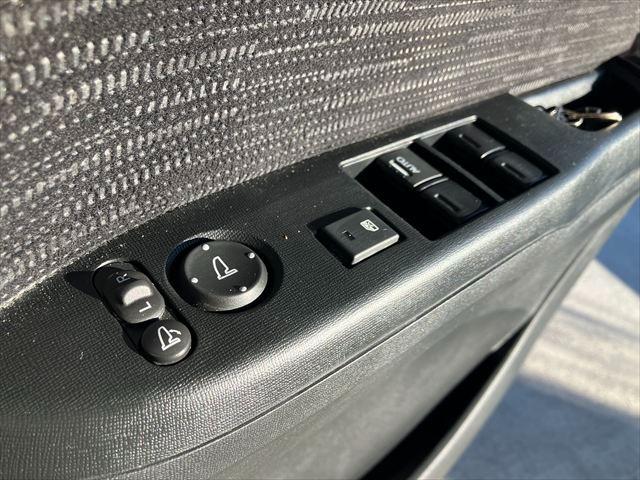 Ｎ－ＯＮＥ モデューロＸ　ターボ　バックカメラ　Ｂｌｕｅｔｏｏｔｈ　フルセグナビ　オートクルーズコントロール　ＨＩＤオートライト　スマートキー　チップアップシート　パドルシフト　１５ＡＷ　ＤＶＤ再生　ＵＳＢ　無限フロアマット（43枚目）