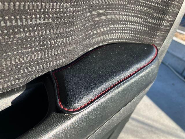 Ｎ－ＯＮＥ モデューロＸ　ターボ　バックカメラ　Ｂｌｕｅｔｏｏｔｈ　フルセグナビ　オートクルーズコントロール　ＨＩＤオートライト　スマートキー　チップアップシート　パドルシフト　１５ＡＷ　ＤＶＤ再生　ＵＳＢ　無限フロアマット（44枚目）