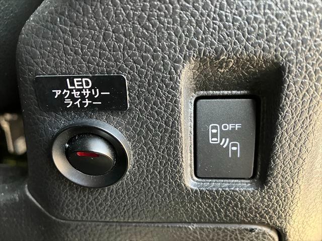 レヴォーグ １．６ＧＴアイサイト　プラウドエディション　４ＷＤ　ターボ　ドラレコ　ＥＴＣ２．０　バックカメラ　サイドカメラ　ＴＶナビ　オートクルーズコントロール　レーンアシスト　衝突被害軽減システム　ＢＳＭ　純正１７ＡＷ　ＬＥＤオートライト　パワーシート（44枚目）