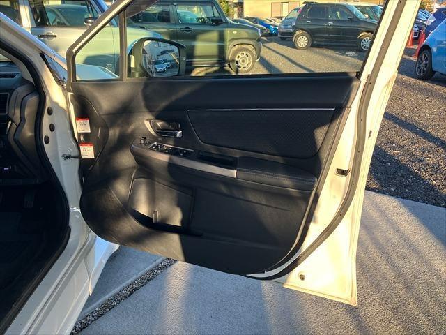 レヴォーグ １．６ＧＴアイサイト　プラウドエディション　４ＷＤ　ターボ　ドラレコ　ＥＴＣ２．０　バックカメラ　サイドカメラ　ＴＶナビ　オートクルーズコントロール　レーンアシスト　衝突被害軽減システム　ＢＳＭ　純正１７ＡＷ　ＬＥＤオートライト　パワーシート（48枚目）