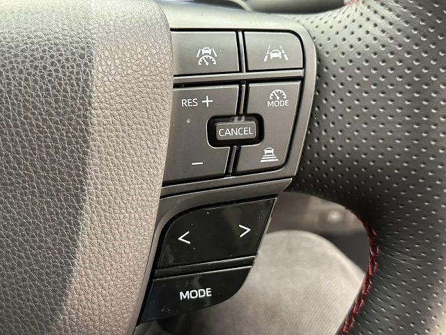 クラウンスポーツ ＲＳ　全周囲カメラ　サンルーフ　シートクーラー　シートヒーター　ブラインドスポットモニター　追従クルーズコントロール　レーンキープ　デジタルインナーミラー　電動リアゲート　レッドキャリパー　シートメモリ（32枚目）