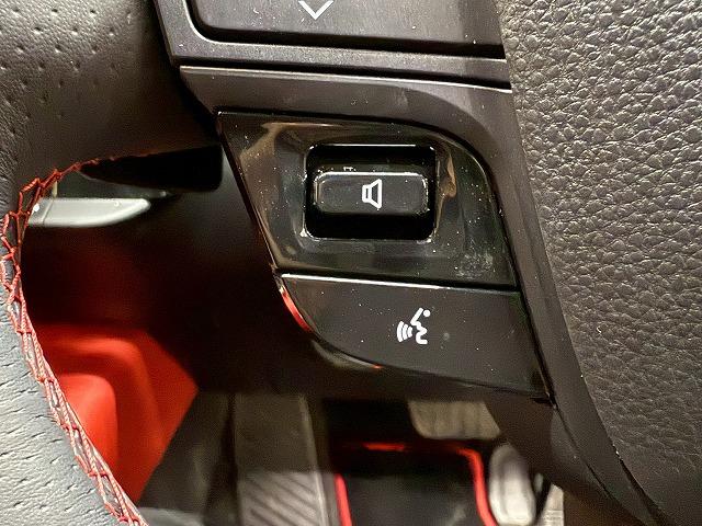 クラウンスポーツ ＲＳ　２トーン　モデリスタ　４ＷＤ　パノラマルー　キーレス　バックカメラ　フルセグテレビ　ミュージックプレイヤー接続可　横滑り防止機能　盗難防止装置　衝突被害軽減システム　ＥＴＣ　クルーズコントロール（56枚目）
