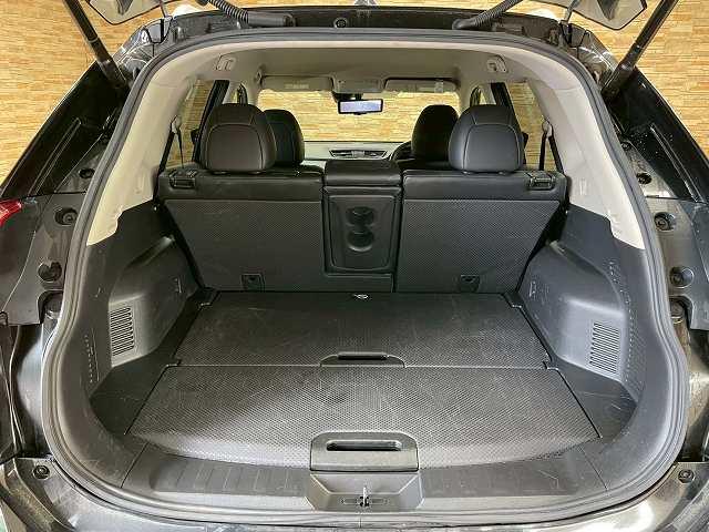 エクストレイル ２０Ｘｉ　４ＷＤ　プロパイロット　アラウンドビュー　純正ナビＴＶ　デジタルインナーミラー　トランスファ　ＥＴＣ　　電動リアゲート　オートライト　オートエアコン　ＢＳＭ　純正１８インチアルミ　ＤＶＤ再生　ＬＥＤ（52枚目）