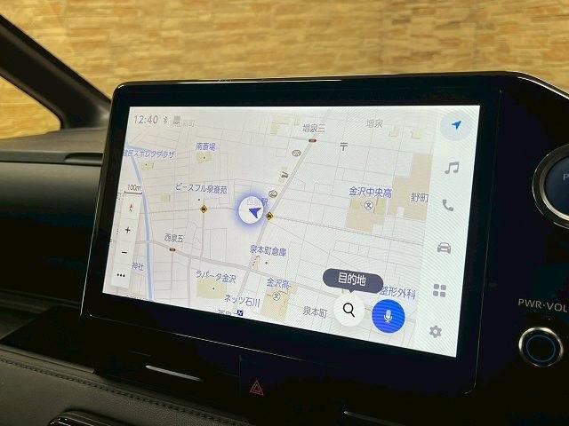 ヴォクシー Ｓ－Ｚ　純正１０．５インチナビ　衝突軽減ブレーキ　レーダークルーズコントロール　レーンキープアシスト　両側電動スライドドア　ドライブレコーダー　ウォークスルー　デュアルエアコン　後席エアコン　シートヒーター（3枚目）