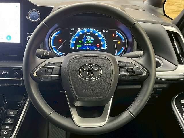 ヴォクシー Ｓ－Ｚ　純正１０．５インチナビ　衝突軽減ブレーキ　レーダークルーズコントロール　レーンキープアシスト　両側電動スライドドア　ドライブレコーダー　ウォークスルー　デュアルエアコン　後席エアコン　シートヒーター（39枚目）