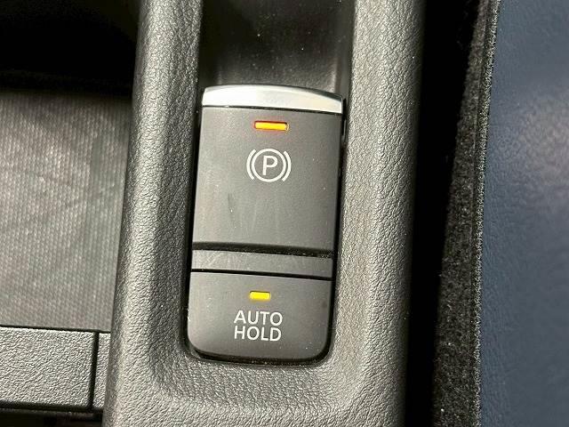 キックス ＡＵＴＥＣＨ　特別仕様車　プロパイロット　純正９型ナビ　アラウンドビューモニター　追従クルーズコントロール　シートヒーター　ステアリングヒーター　オーテック専用インテリア＆エクステリア　ＬＥＤ１７インチアルミ（11枚目）