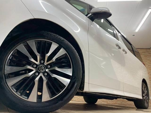 アルファード ２．５Ｓ　Ｃパッケージ　４ＷＤ　純正ナビ　オットマン　衝突軽減ブレーキ　黒革電動シート　フルセグＴＶ　サウンドライブラリ　電動リアゲート　シートエアコン　シートヒーター　オートハイビーム　ウォークスルー　ハンドルヒーター（19枚目）
