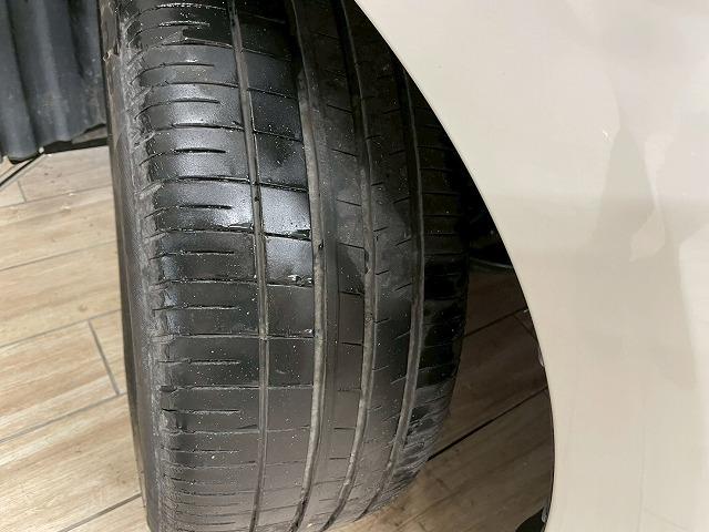 アルファード ２．５Ｓ　Ｃパッケージ　４ＷＤ　純正ナビ　オットマン　衝突軽減ブレーキ　黒革電動シート　フルセグＴＶ　サウンドライブラリ　電動リアゲート　シートエアコン　シートヒーター　オートハイビーム　ウォークスルー　ハンドルヒーター（24枚目）