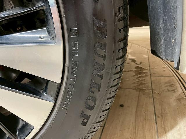 アルファード ２．５Ｓ　Ｃパッケージ　４ＷＤ　純正ナビ　オットマン　衝突軽減ブレーキ　黒革電動シート　フルセグＴＶ　サウンドライブラリ　電動リアゲート　シートエアコン　シートヒーター　オートハイビーム　ウォークスルー　ハンドルヒーター（26枚目）