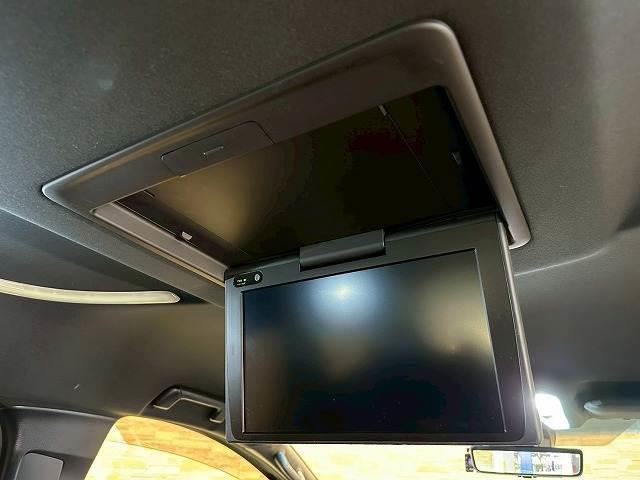 アルファード ２．５Ｓ　タイプゴールド　純正ナビ　フリップダウンモニター　フルセグＴＶ　レーダークルーズコントロール　衝突軽減ブレーキ　ブラインドスポットモニター　レーンキープアシスト　デジタルインナーミラー　ドライブレコーダー　オットマン（9枚目）