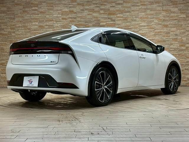 プリウス Ｚ　純正１２．３インチナビ　衝突軽減ブレーキ　プリクラッシュ　電動リアゲート　全周囲カメラ　純正１９インチアルミ　ＬＥＤヘッドライト　メモリー付パワーシート　レザーシート　オートマチックハイビーム　ＥＴＣ（16枚目）
