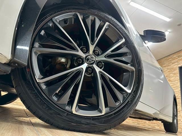 プリウス Ｚ　純正１２．３インチナビ　衝突軽減ブレーキ　プリクラッシュ　電動リアゲート　全周囲カメラ　純正１９インチアルミ　ＬＥＤヘッドライト　メモリー付パワーシート　レザーシート　オートマチックハイビーム　ＥＴＣ（19枚目）