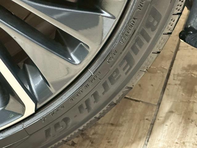 プリウス Ｚ　純正１２．３インチナビ　衝突軽減ブレーキ　プリクラッシュ　電動リアゲート　全周囲カメラ　純正１９インチアルミ　ＬＥＤヘッドライト　メモリー付パワーシート　レザーシート　オートマチックハイビーム　ＥＴＣ（25枚目）