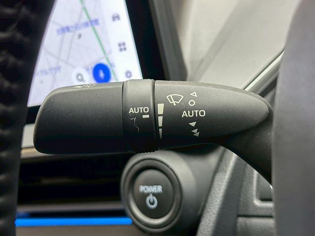 プリウス Ｚ　純正１２．３インチナビ　衝突軽減ブレーキ　プリクラッシュ　電動リアゲート　全周囲カメラ　純正１９インチアルミ　ＬＥＤヘッドライト　メモリー付パワーシート　レザーシート　オートマチックハイビーム　ＥＴＣ（28枚目）
