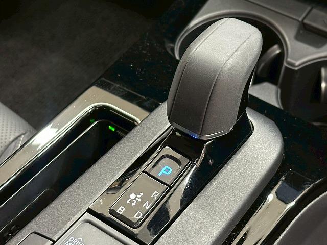 プリウス Ｚ　純正１２．３インチナビ　衝突軽減ブレーキ　プリクラッシュ　電動リアゲート　全周囲カメラ　純正１９インチアルミ　ＬＥＤヘッドライト　メモリー付パワーシート　レザーシート　オートマチックハイビーム　ＥＴＣ（77枚目）