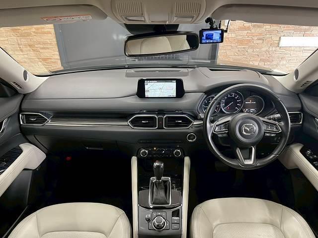 ＣＸ－５ ＸＤ　Ｌパッケージ　４ＷＤ　白革電動シート　ＢＯＳＥサウンド　衝突軽減ブレーキ　レーンキープアシスト　ＢＳＭ　追従クルーズコントロール　シートヒーター　ハンドルヒーター　クリアランスソナー　電動リアゲート　軽油　ＬＥＤ（2枚目）