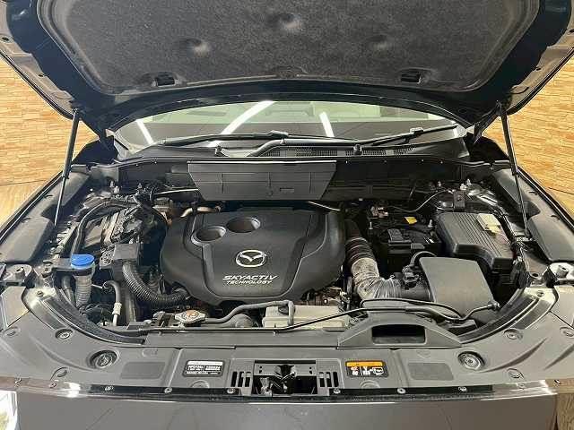 ＣＸ－５ ＸＤ　Ｌパッケージ　４ＷＤ　白革電動シート　ＢＯＳＥサウンド　衝突軽減ブレーキ　レーンキープアシスト　ＢＳＭ　追従クルーズコントロール　シートヒーター　ハンドルヒーター　クリアランスソナー　電動リアゲート　軽油　ＬＥＤ（18枚目）